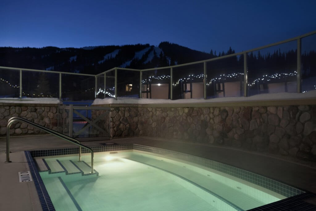 Coast Sundance Lodge hot tub